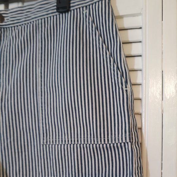 Vtg Newport news pinstripe cotton shorts sz 18 *B - Picture 2 of 4